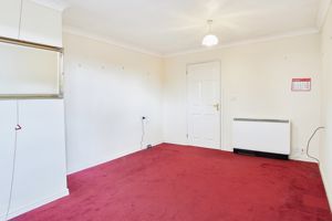 LIVING ROOM- click for photo gallery